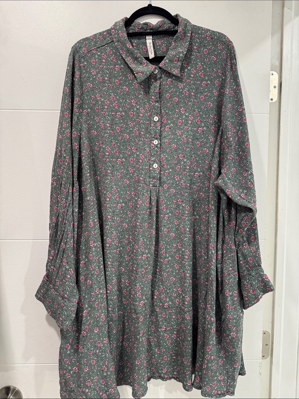 torrid Green Floral Button-Up Tunic with Pink Blooms Womens 5